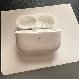 Apple AirPods Pro 1st Gen - MagSafe charging case ONLY